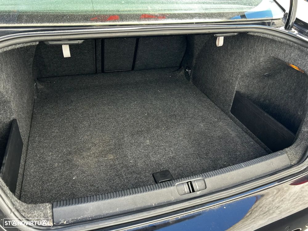 VW Passat - 10