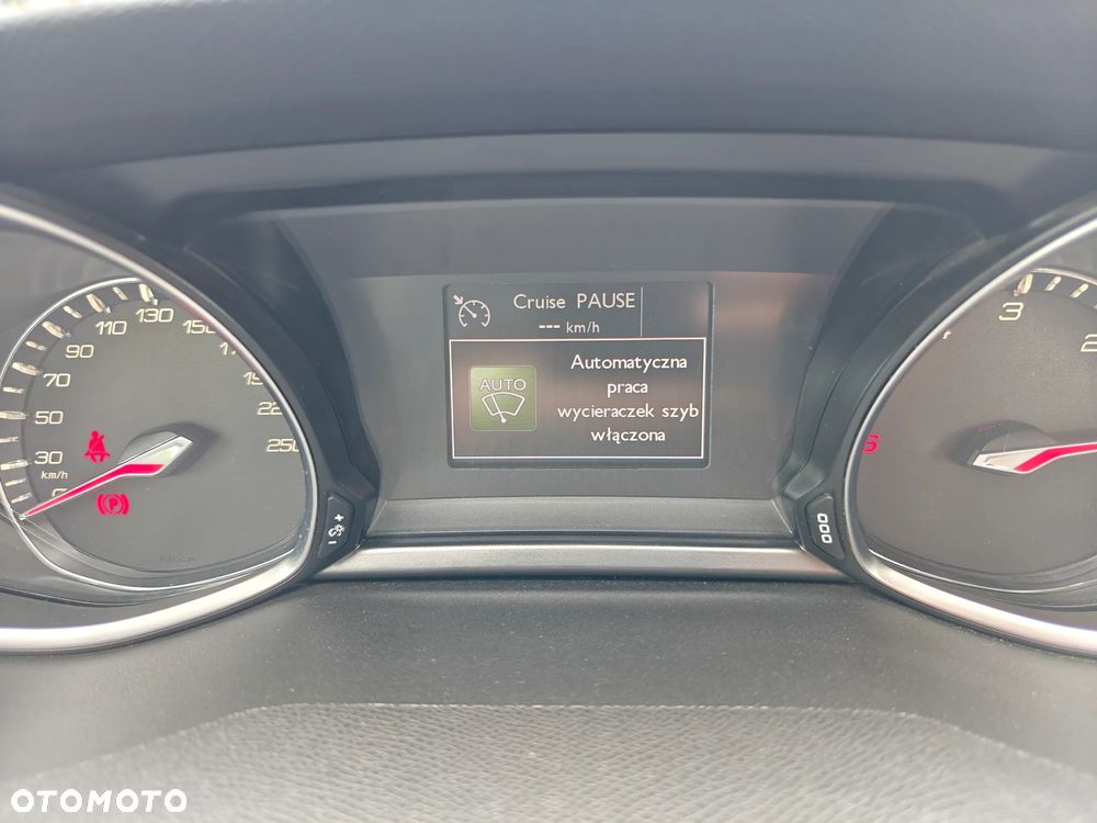Peugeot 308 1.6 BlueHDi Allure S&S - 10