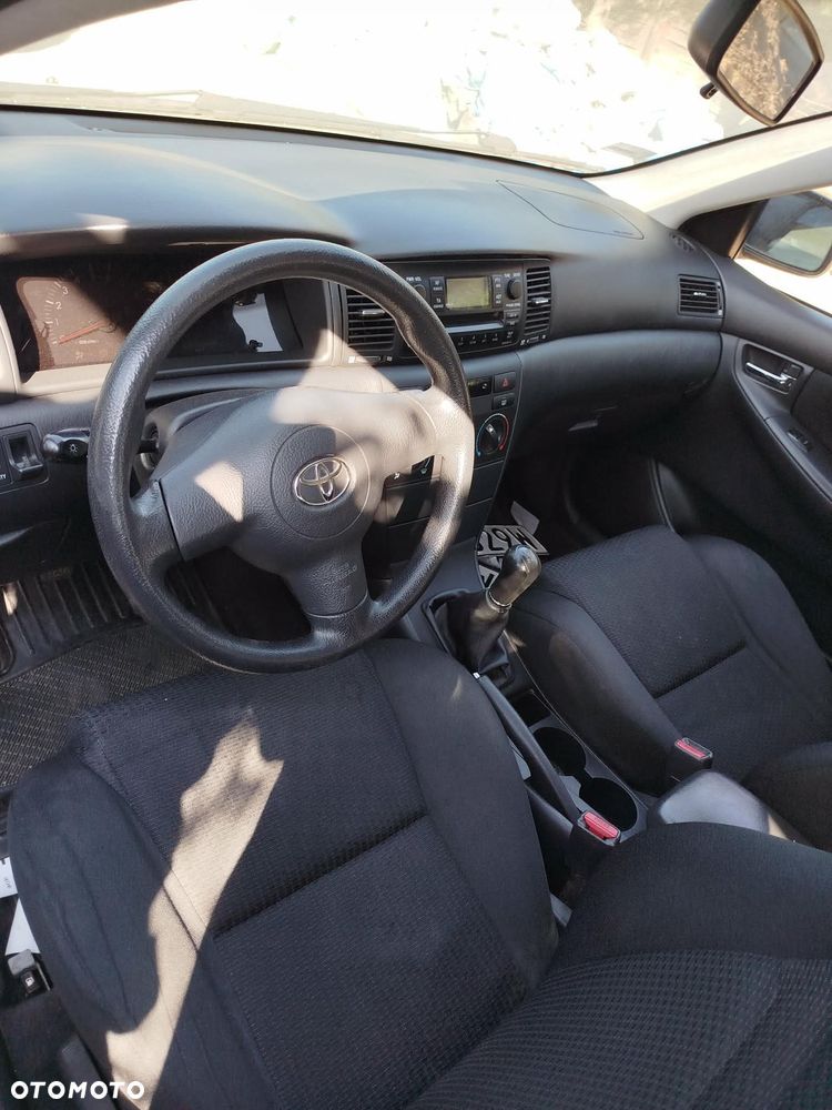 Toyota Corolla 1.4 VVT-i Dynamic - 3