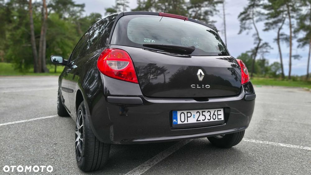 Renault Clio - 15
