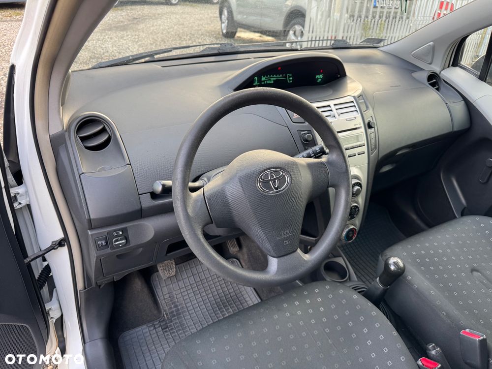 Toyota Yaris 1.0 Terra A/C - 13