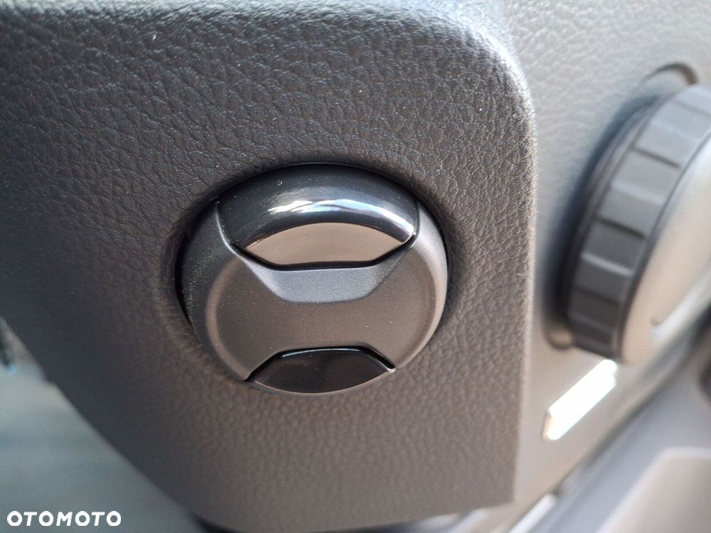 Volkswagen Crafter Furgon 4490 - 24