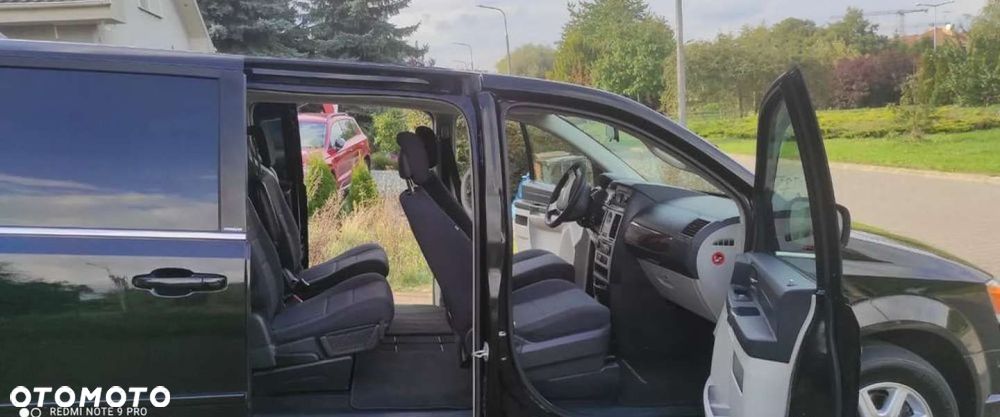 Chrysler Grand Voyager - 30