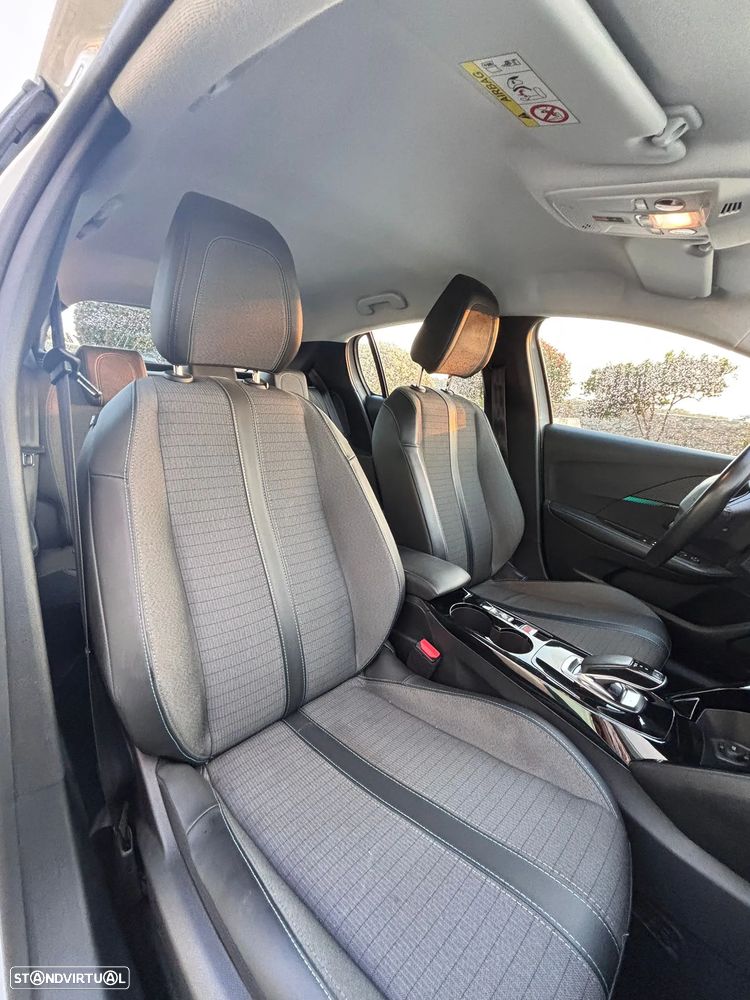 Peugeot e-208 Allure Pack - 18