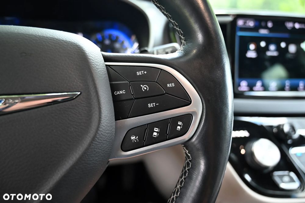 Chrysler Pacifica - 18