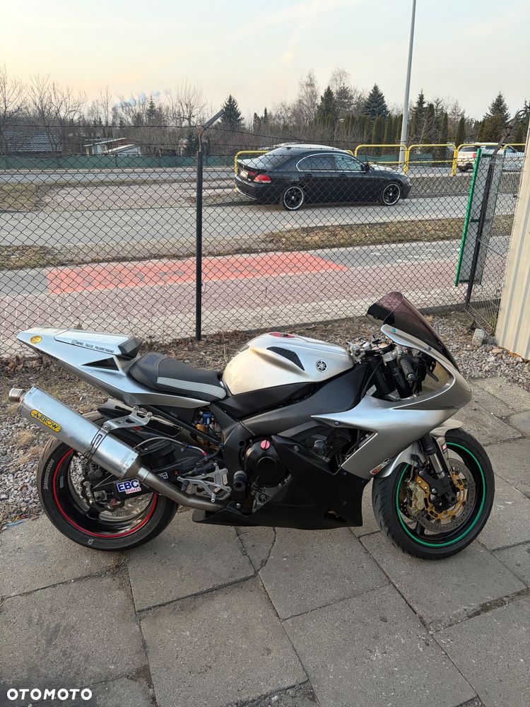 Yamaha R1 - 20