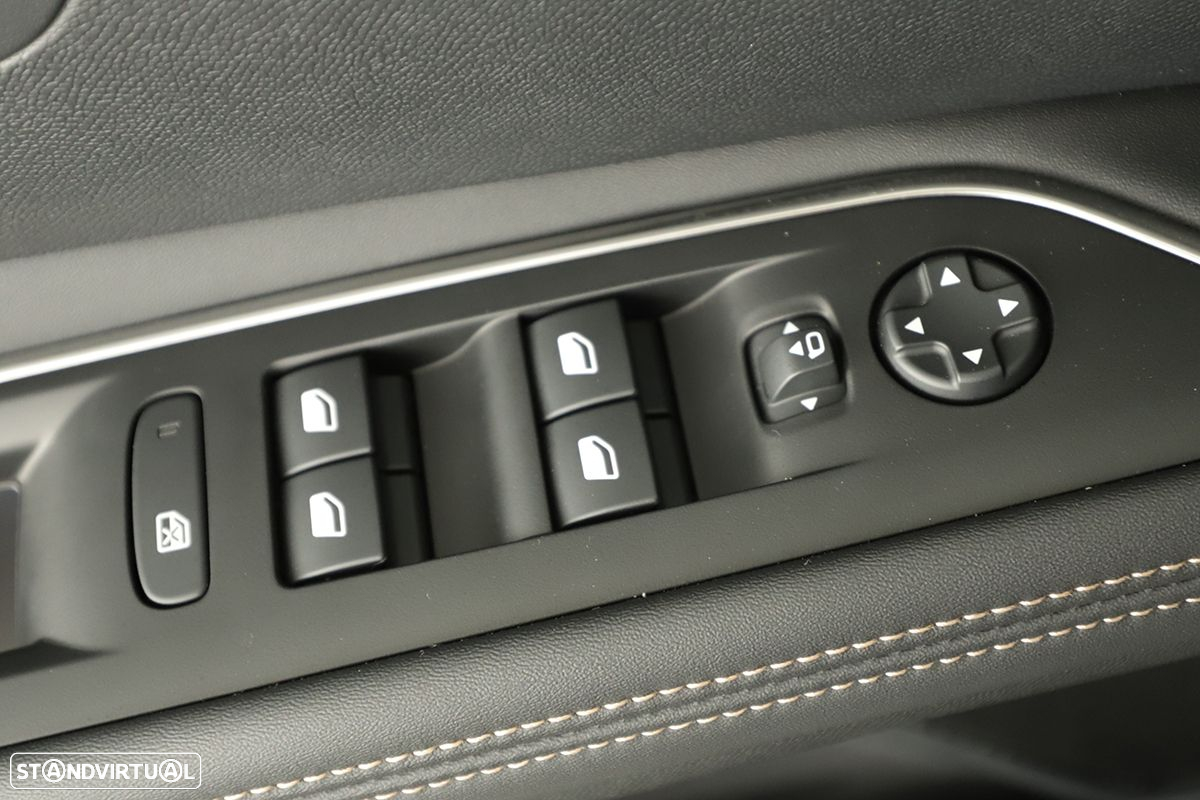 Peugeot 3008 1.2 PureTech GT EAT8 - 21