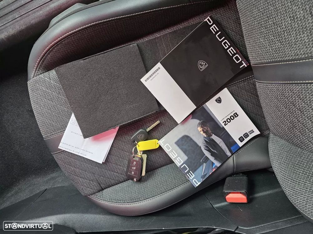 Peugeot 2008 BlueHDi 130 EAT8 Allure Pack - 16