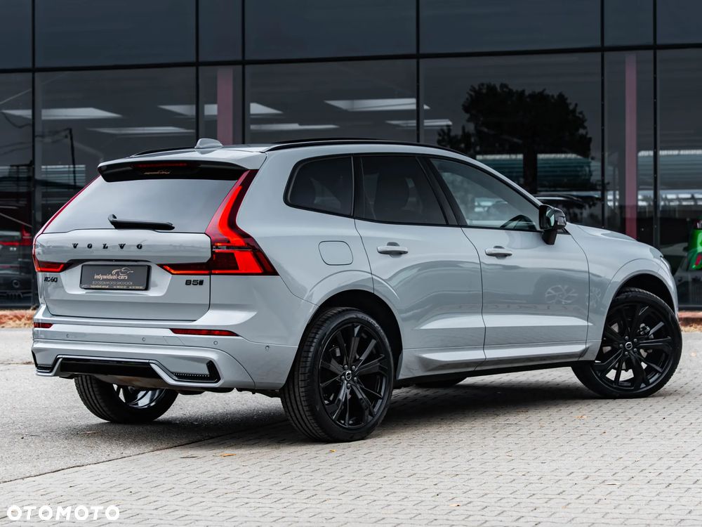 Volvo XC 60 B5 B AWD Plus Dark - 12