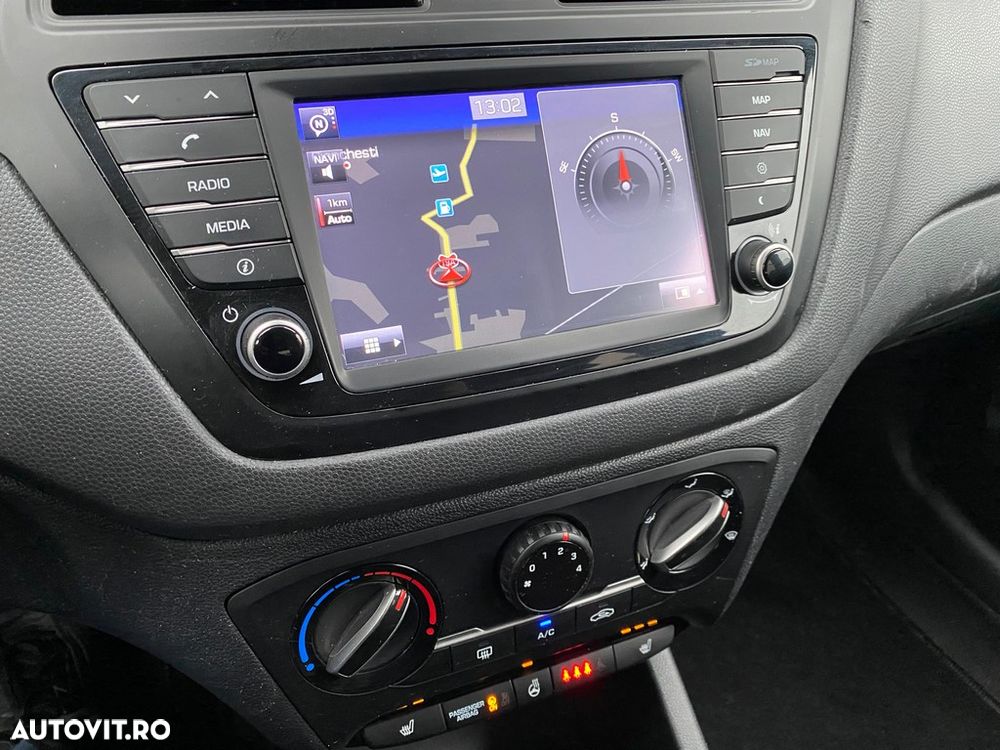 Hyundai i20 1.2 Passion - 10