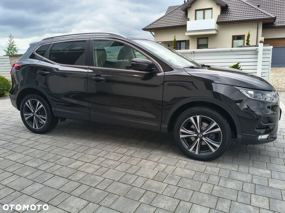 Nissan Qashqai 1.3 DIG-T N-Connecta EU6d - 22