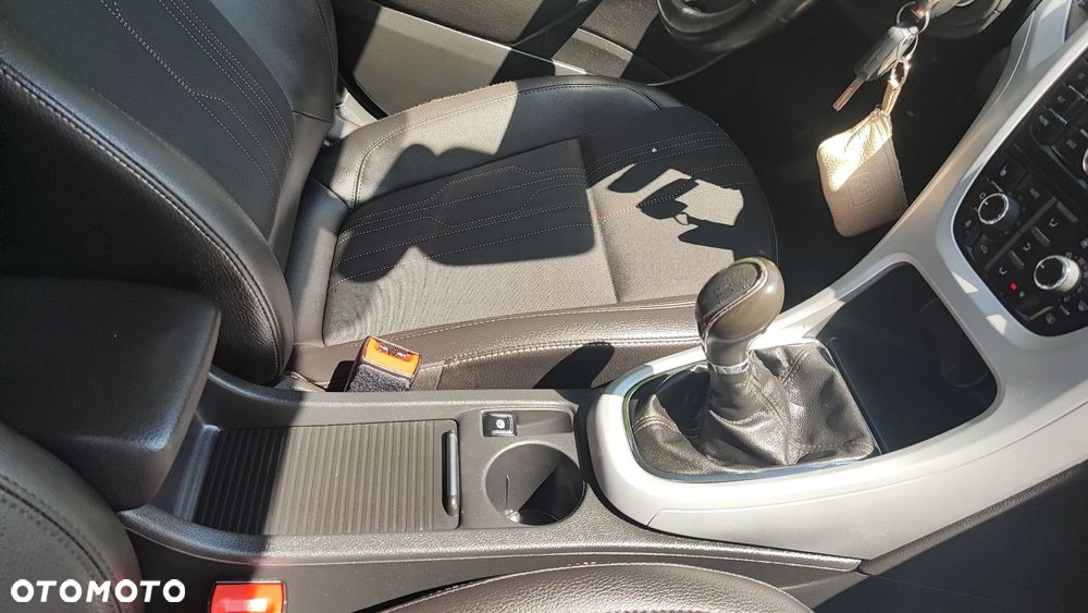 Opel Astra 1.4 Turbo 150 Jahre - 40
