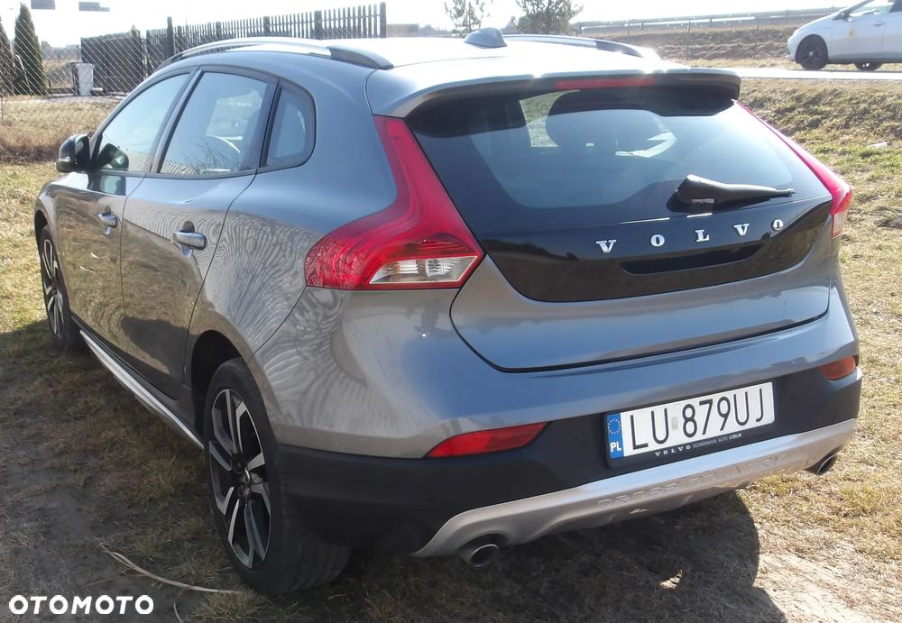 Volvo V40 T3 Drive-E Momentum - 4