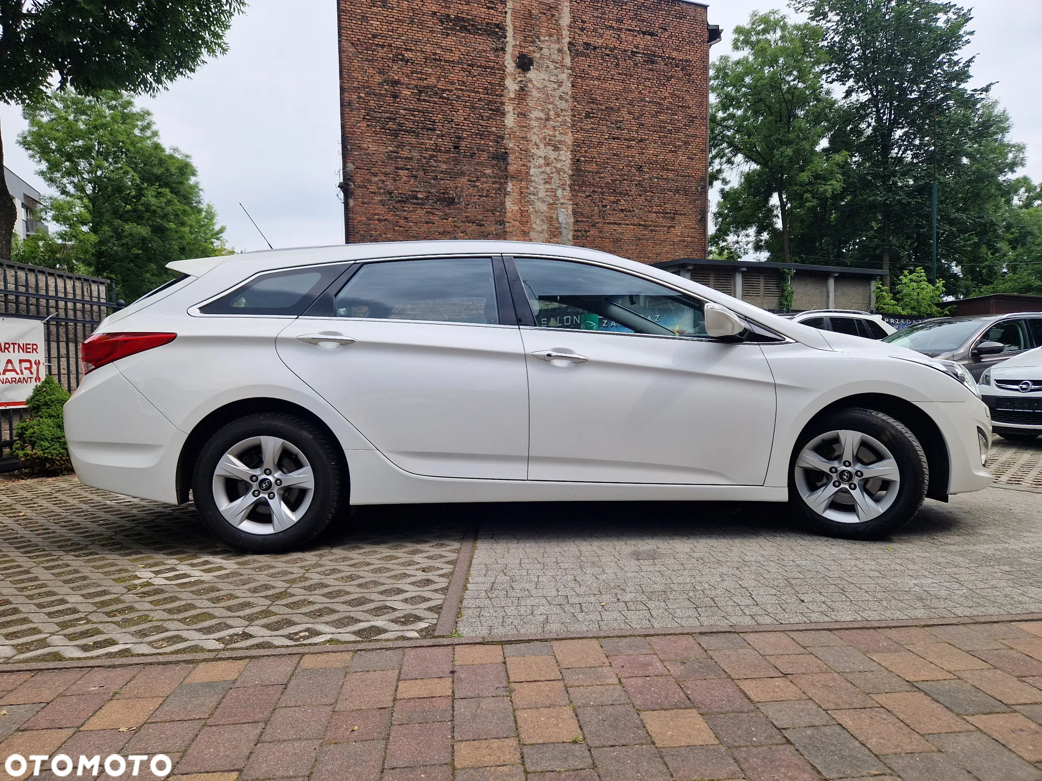 Hyundai i40 Kombi blue 1.6 Family+ - 17