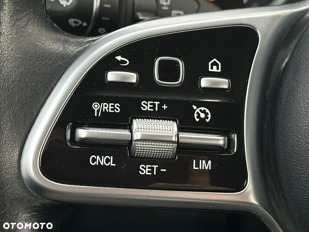 Mercedes-Benz GLC 300 e 4-Matic - 22