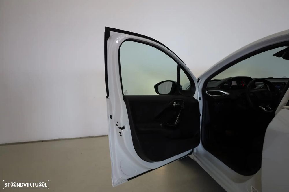 Peugeot 208 1.2 PureTech Allure EAT6 - 15