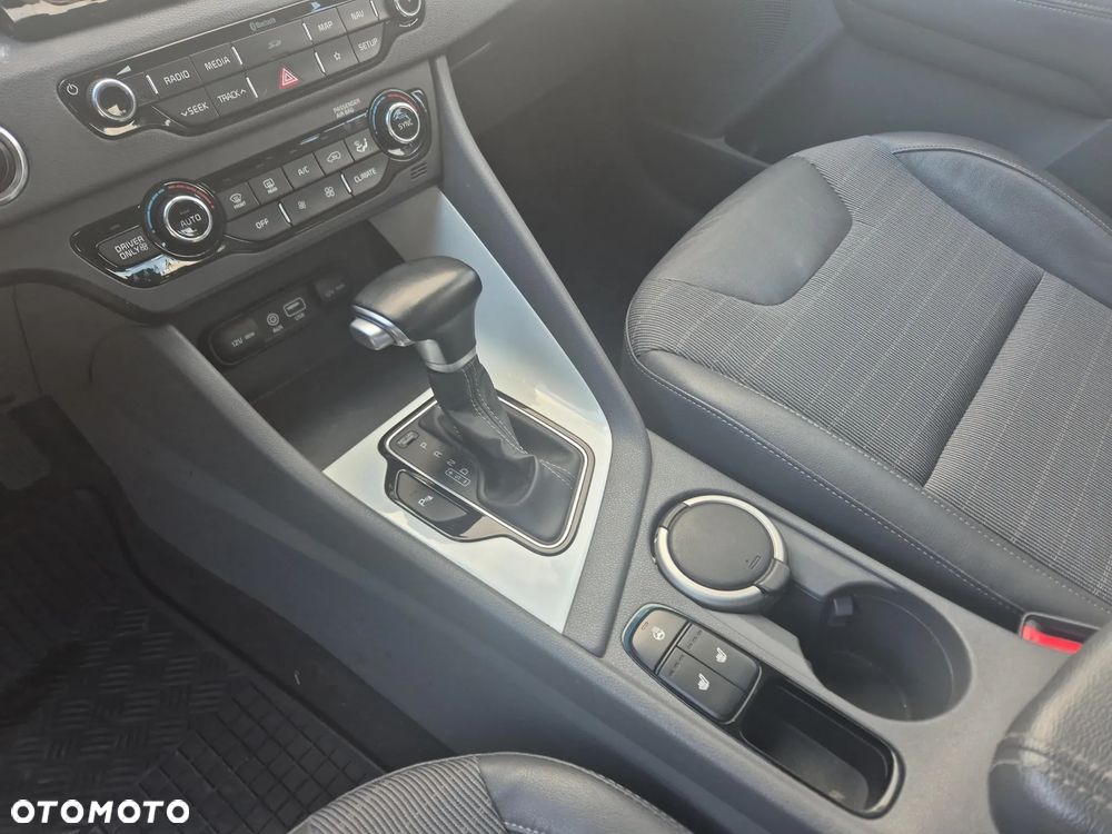 Kia Niro 1.6 GDI Hybrid L - 13