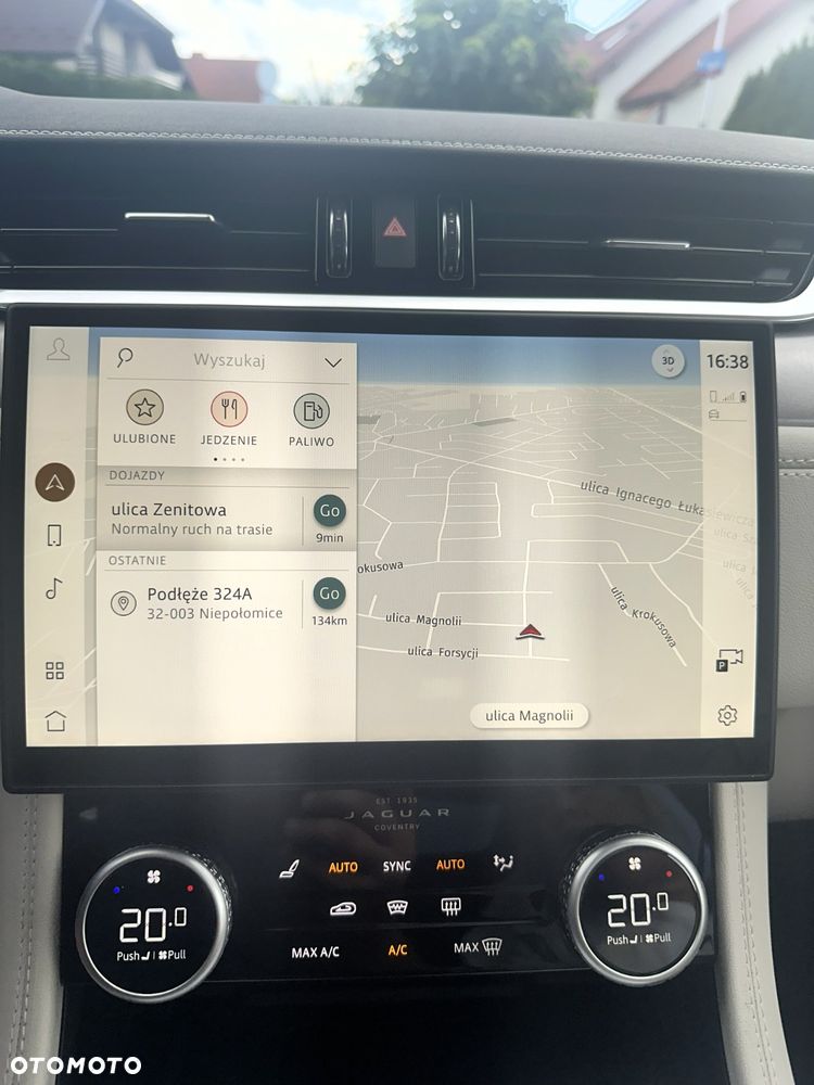 Jaguar F-Pace - 36