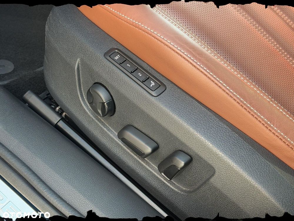 Skoda Superb 2.0 TDI SCR 4x4 L&K DSG - 12