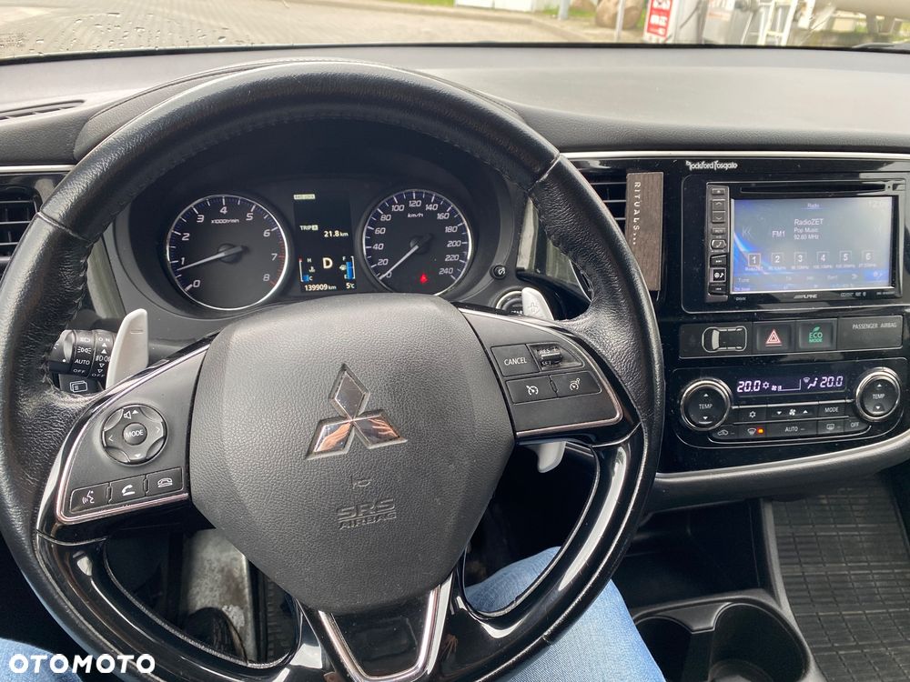 Mitsubishi Outlander - 9