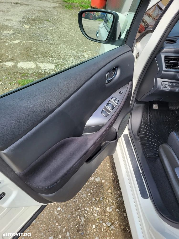 Nissan LEAF 40 kWh N-Connecta - 13