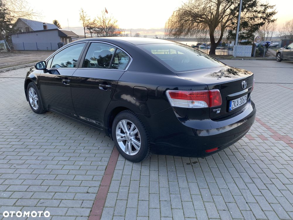 Toyota Avensis 2.0 D-4D Luna - 10
