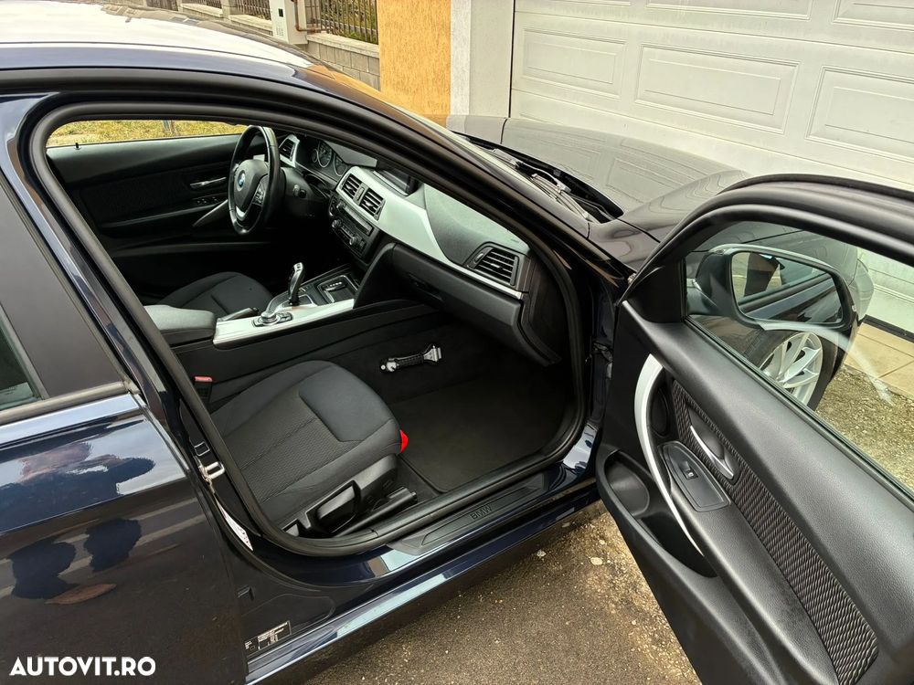 BMW Seria 3 320i Aut. - 10