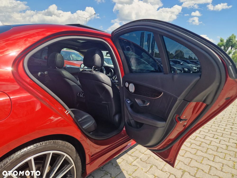 Mercedes-Benz Klasa C 300 T 9G-TRONIC AMG Line - 30