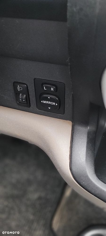 Daihatsu Sirion 1.3 - 13