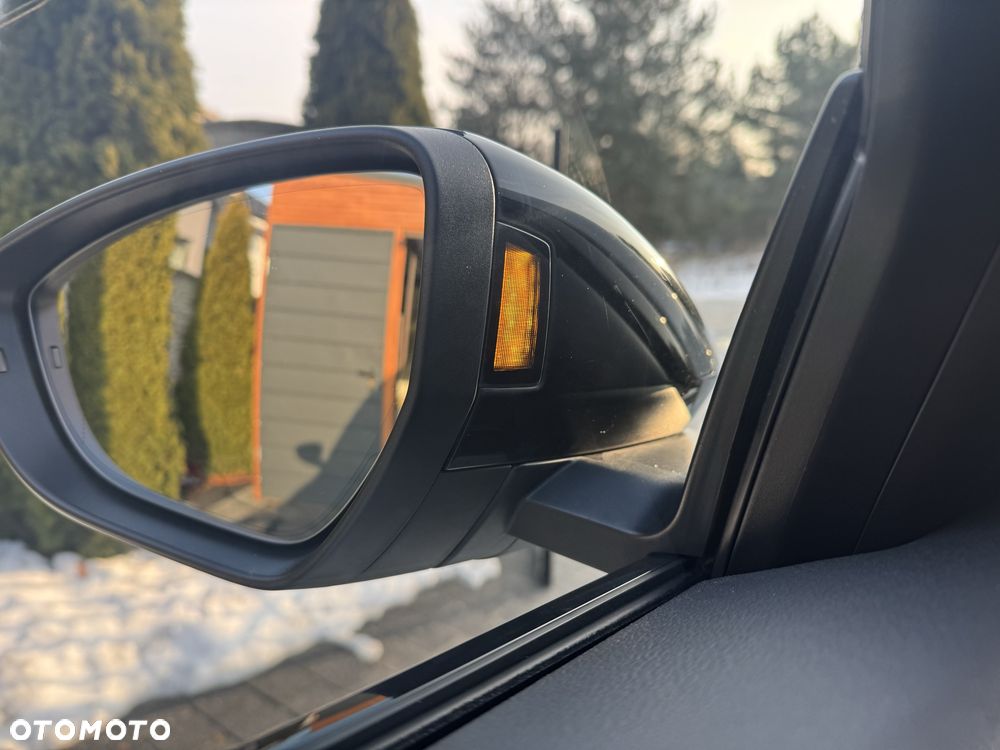 Audi Q8 e-tron - 8
