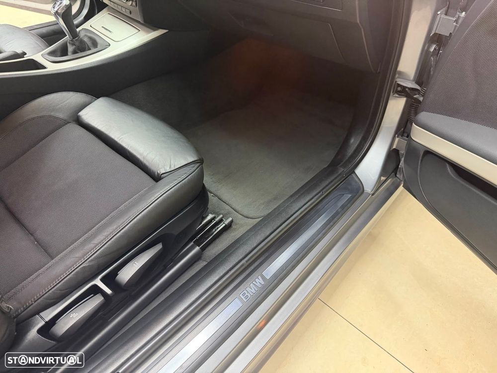 BMW 320 d Coupe - 15