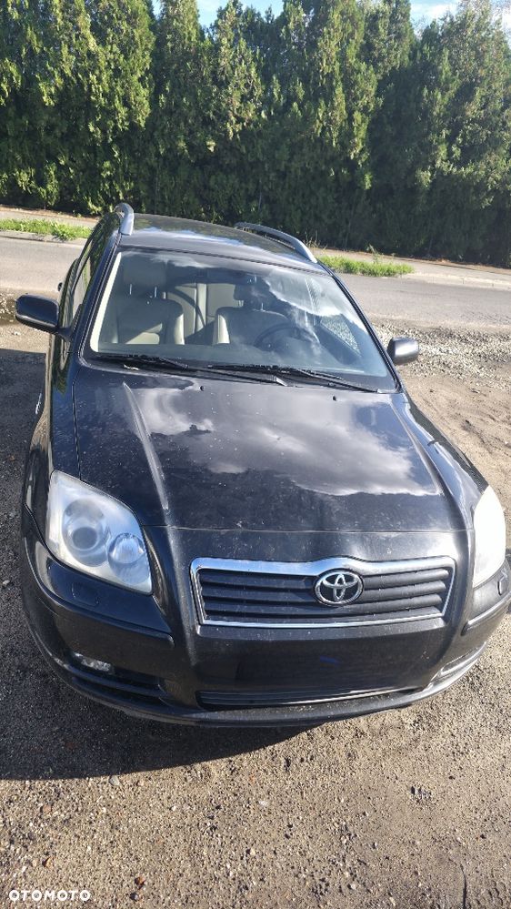 Toyota Avensis - 1