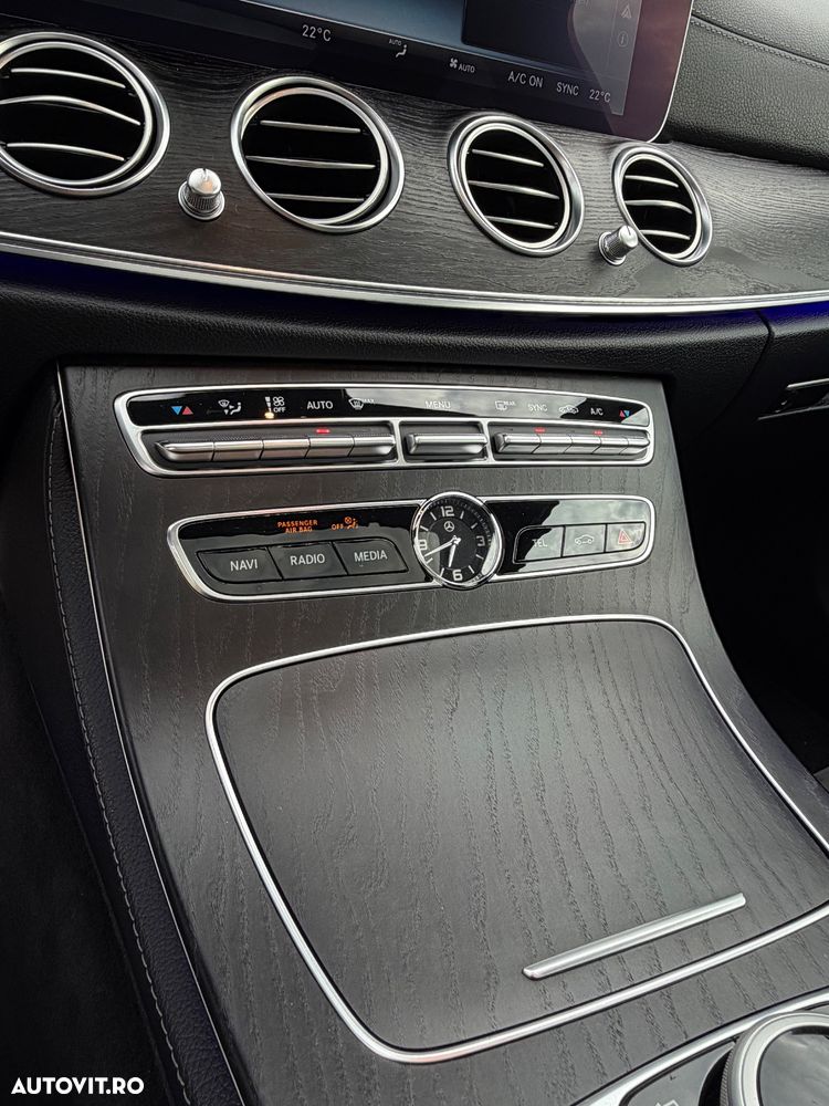 Mercedes-Benz E 220 d 4MATIC 9G-TRONIC AMG Line - 15
