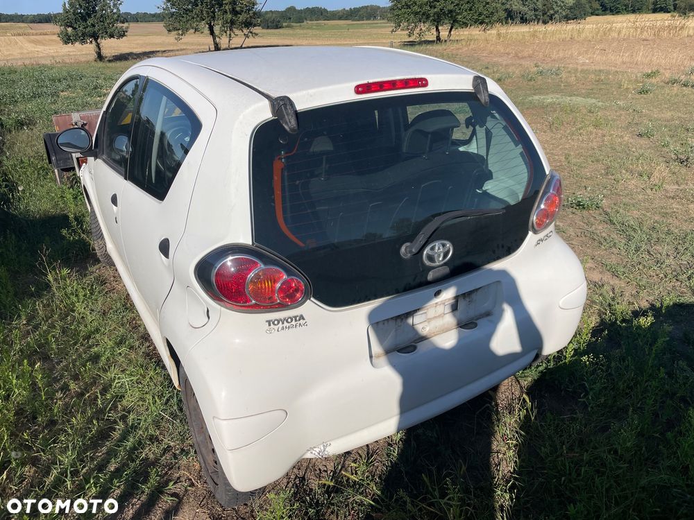 Toyota Aygo - 10