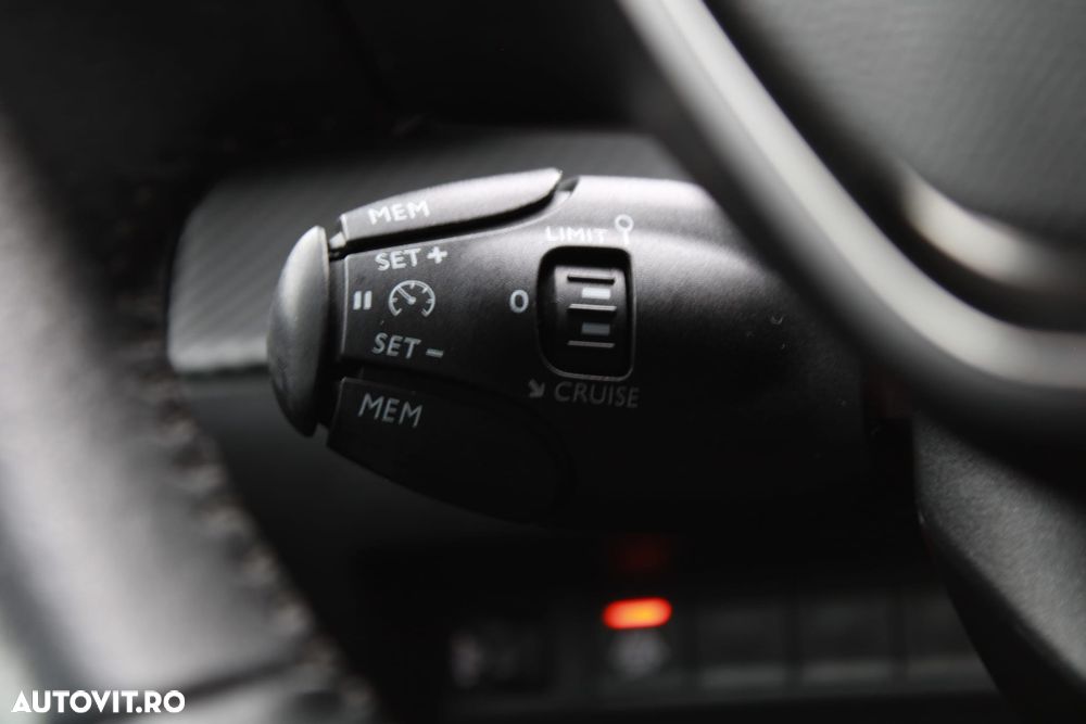 Peugeot 208 1.5 BlueHDi STT Allure Pack - 19