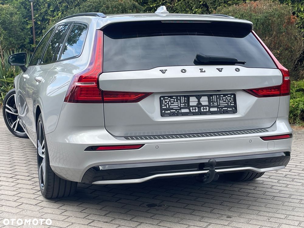 Volvo V60 B3 B Plus Dark - 24