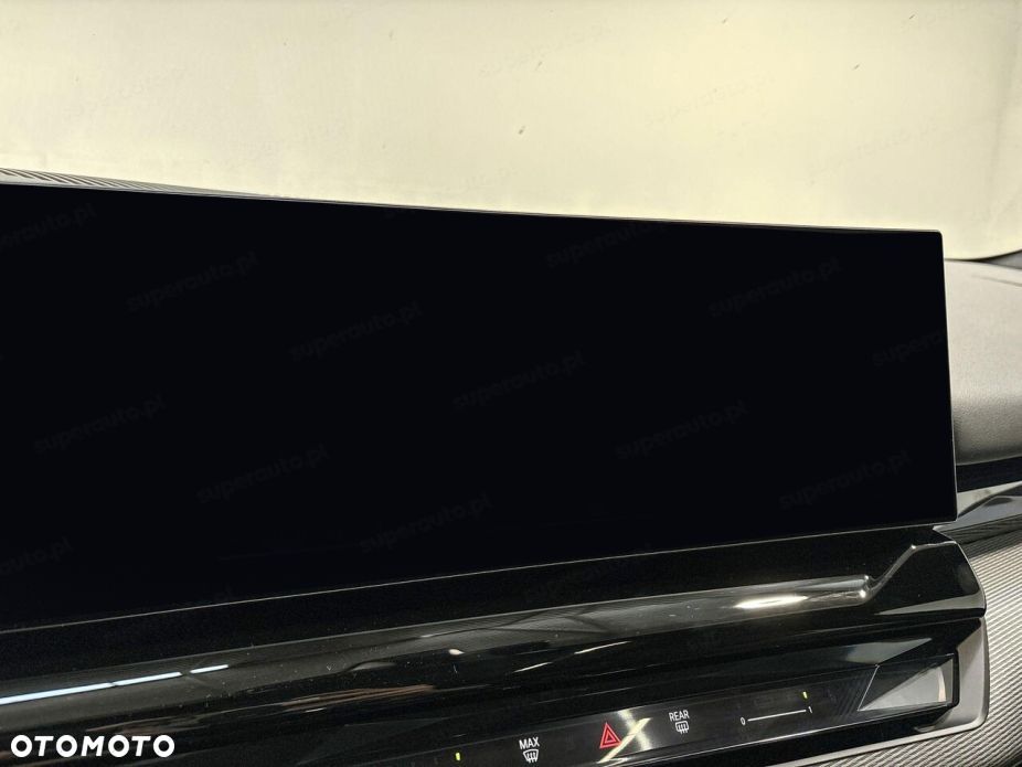 BMW i5 - 10