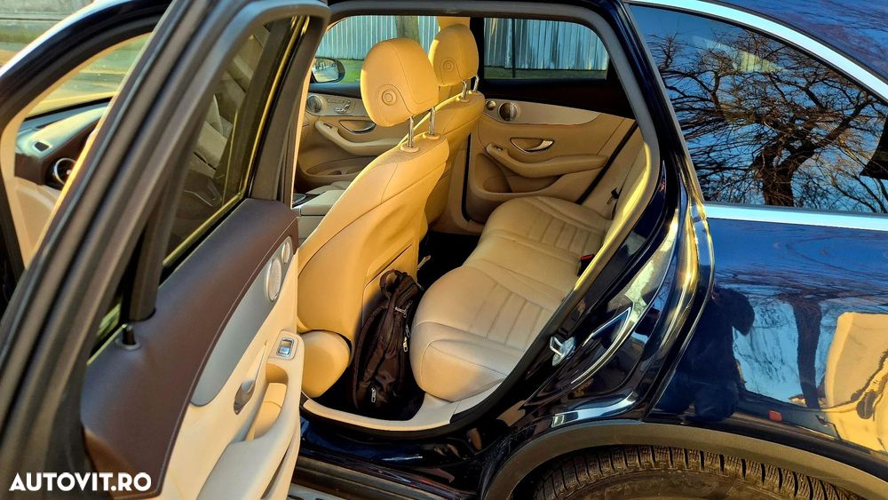 Mercedes-Benz GLC 300 4MATIC MHEV - 10