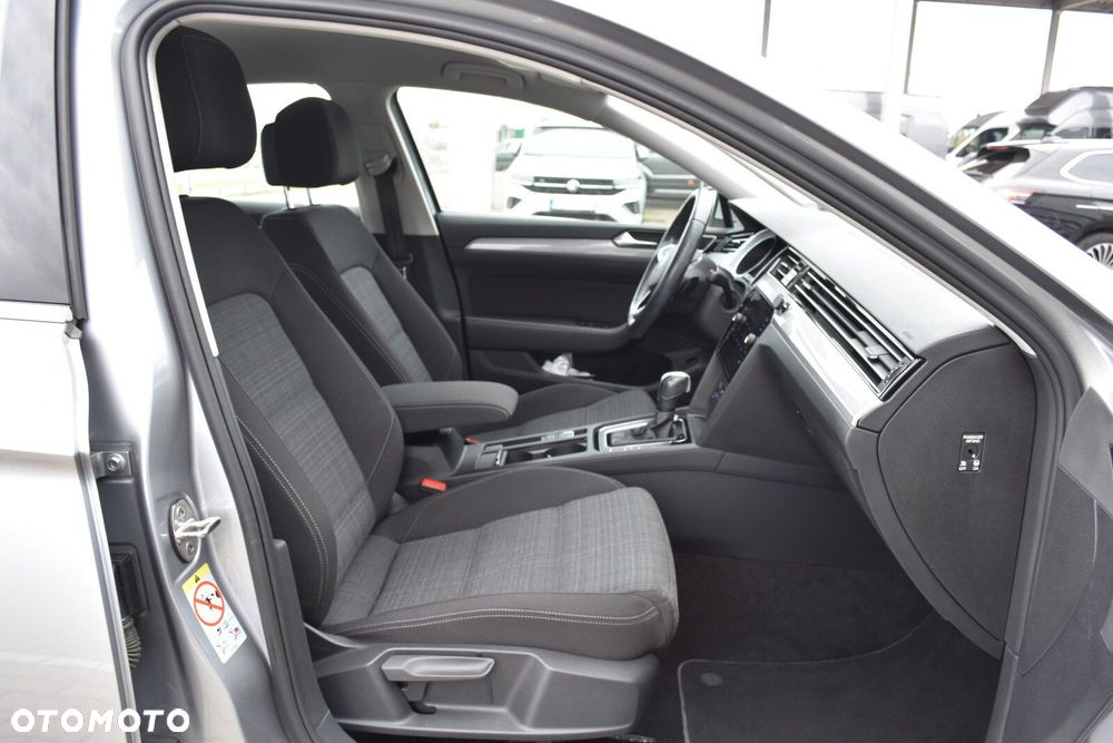 Volkswagen Passat 2.0 TDI Business DSG - 36