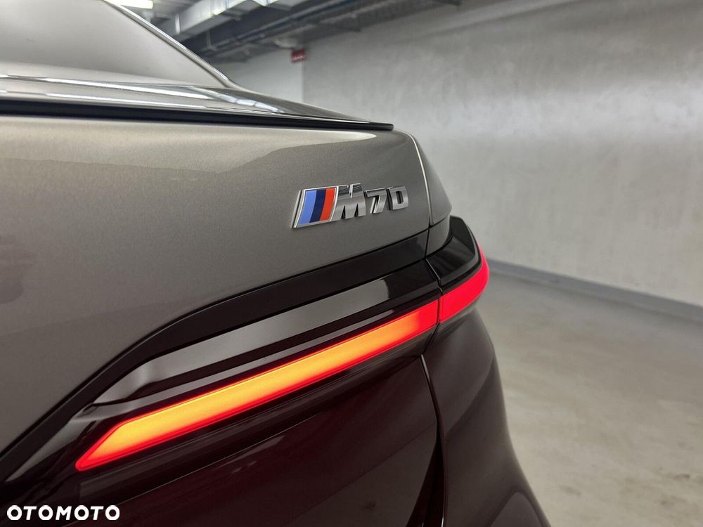 BMW i7 - 20