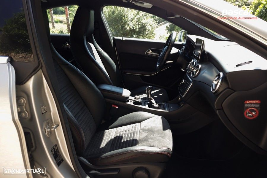 Mercedes-Benz CLA 200 d AMG Line - 19