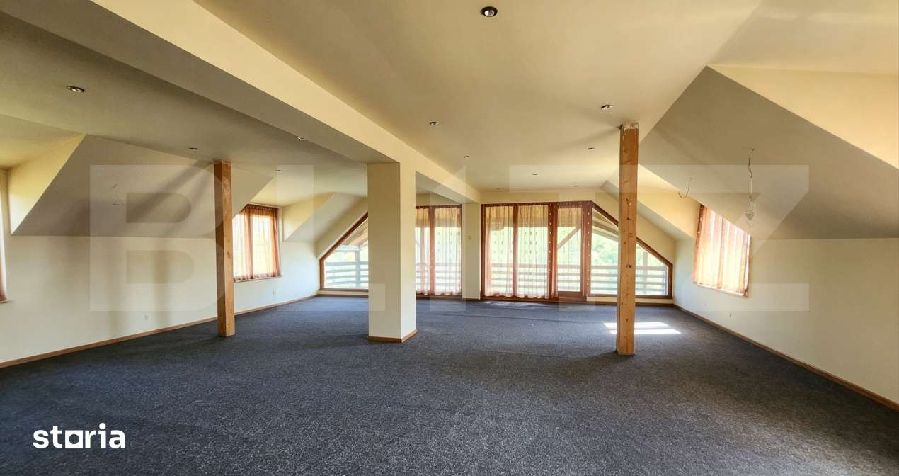Apartament cu 3 camere, 80 mp, 3.000 mp teren, zona Reghin — fotografia 1