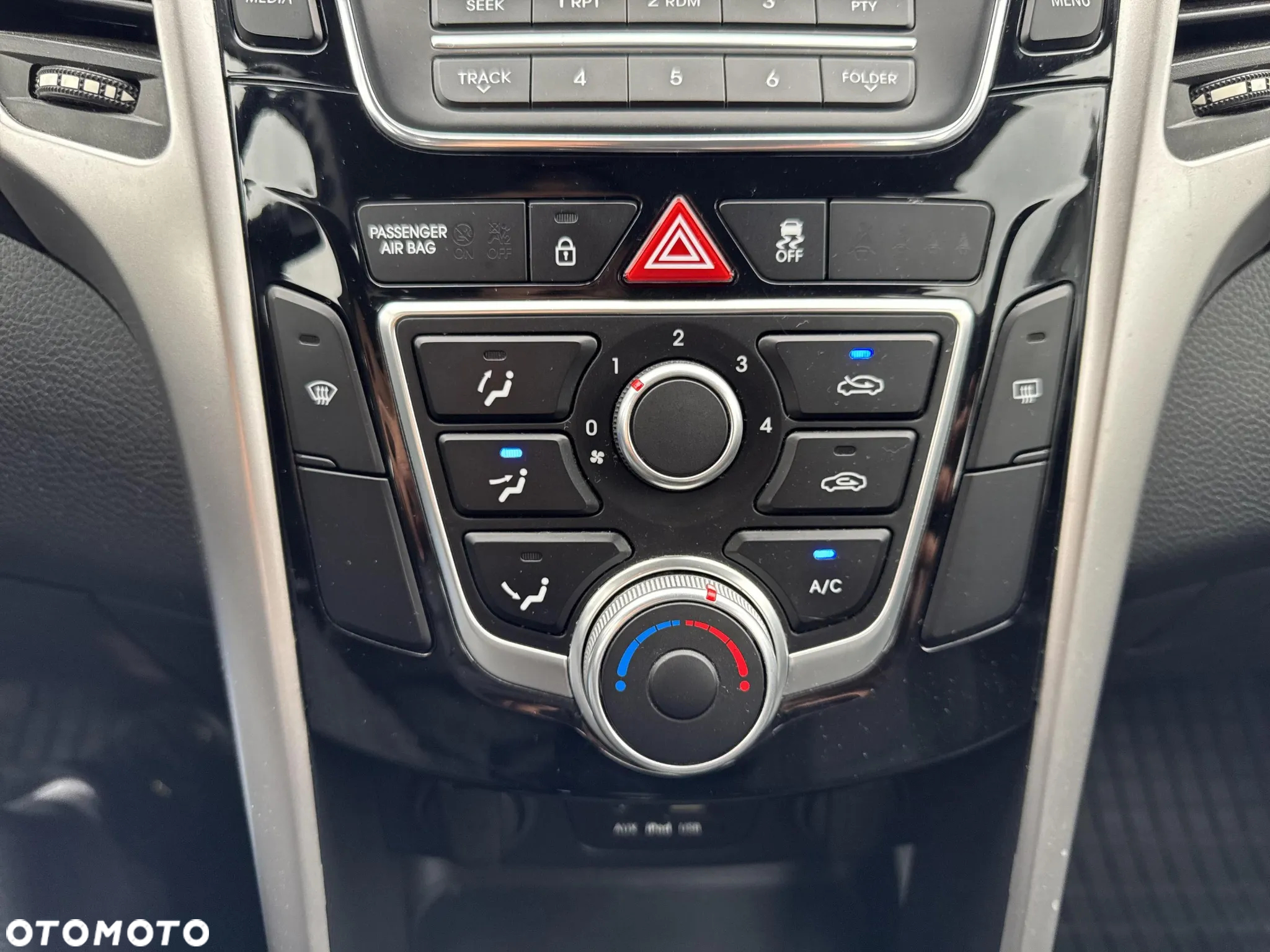 Hyundai i30 1.4 BlueDrive Classic + - 25