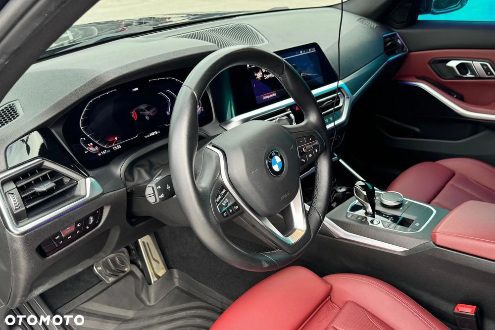 BMW Seria 3 330i Luxury Line sport - 27