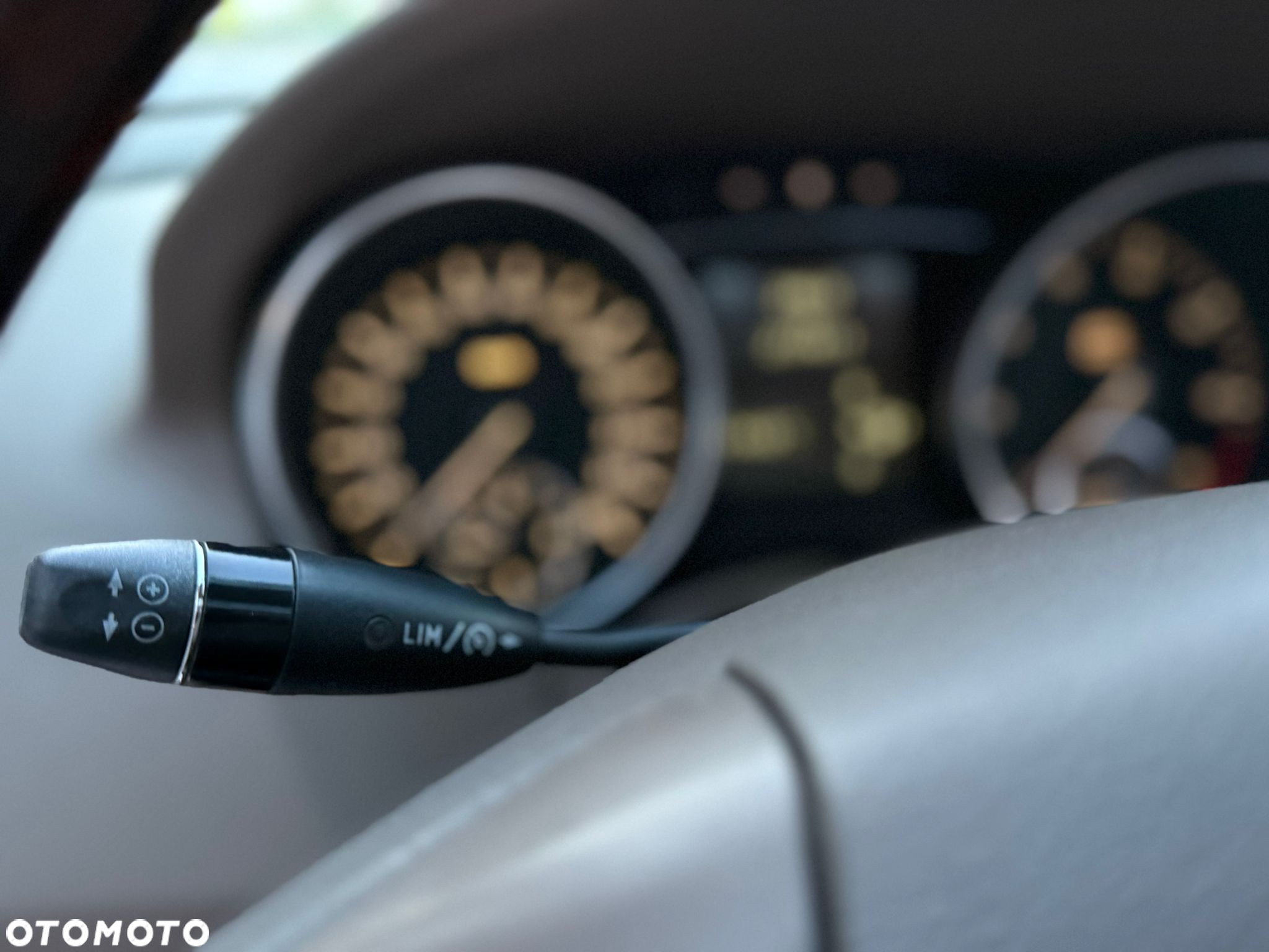 Mercedes-Benz ML 500 4-Matic - 28