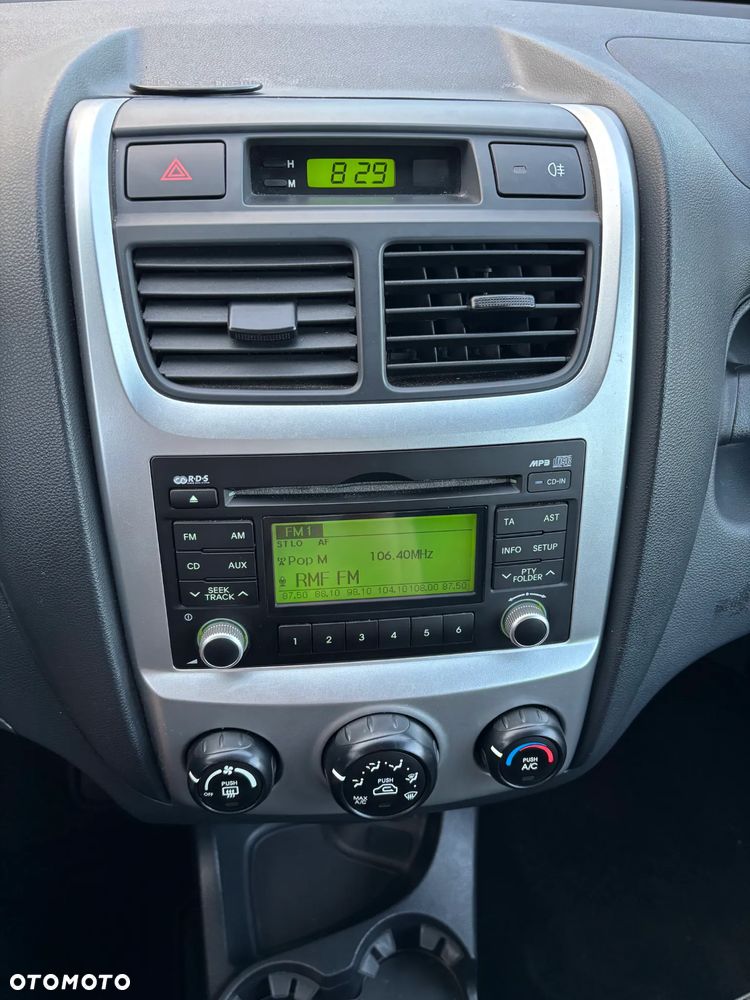 Kia Sportage 2.0 Freedom + - 25