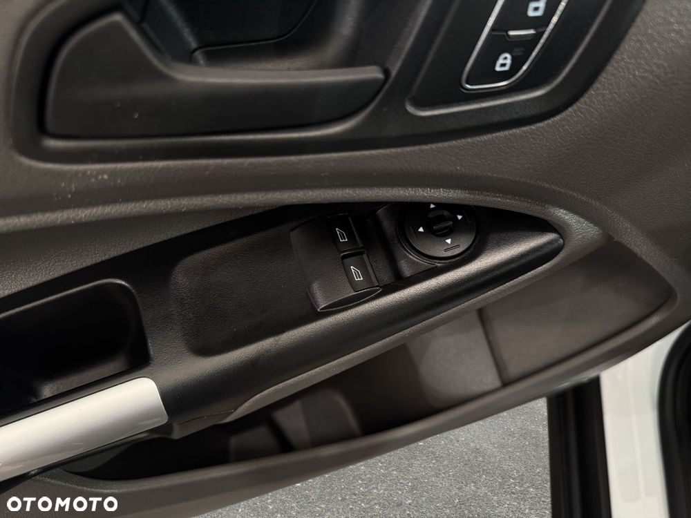 Ford Transit Connect - 23