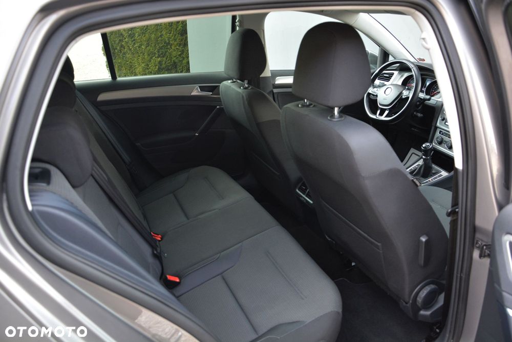 Volkswagen Golf - 19