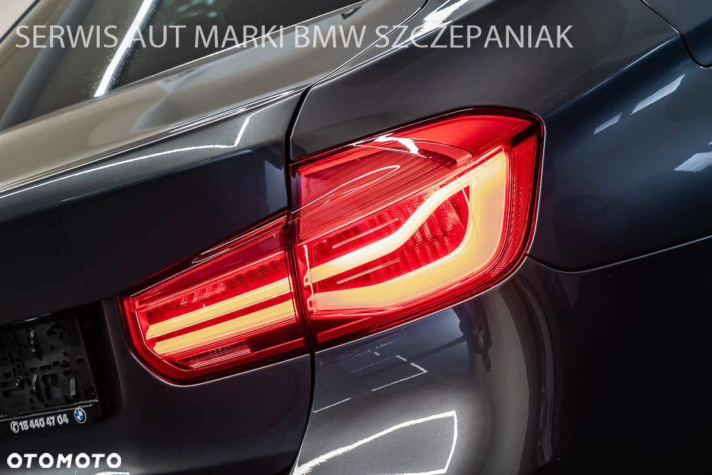 BMW Seria 3 330i M Sport - 13