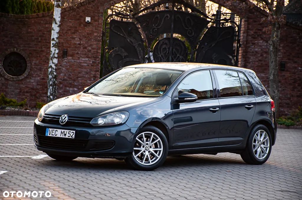 Volkswagen Golf - 1